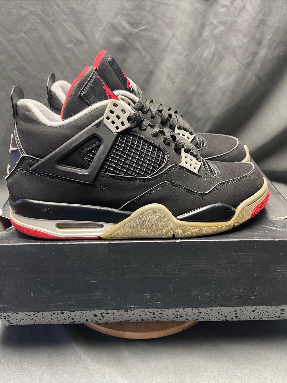 Men’s Jordan 4 Retro OG Mid Bred - Size 8.5M